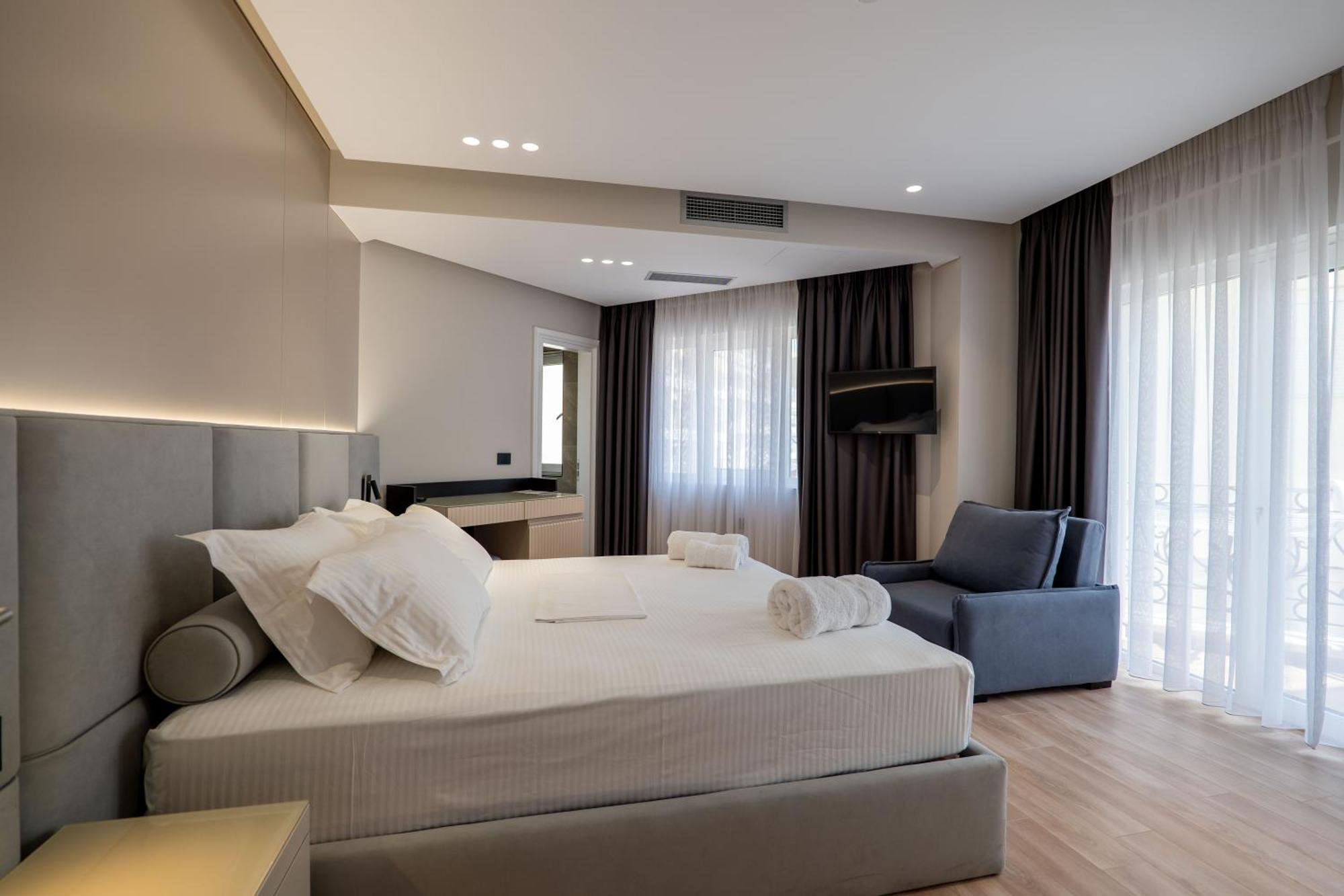 Ami Mar Hotel Sarande Ngoại thất bức ảnh