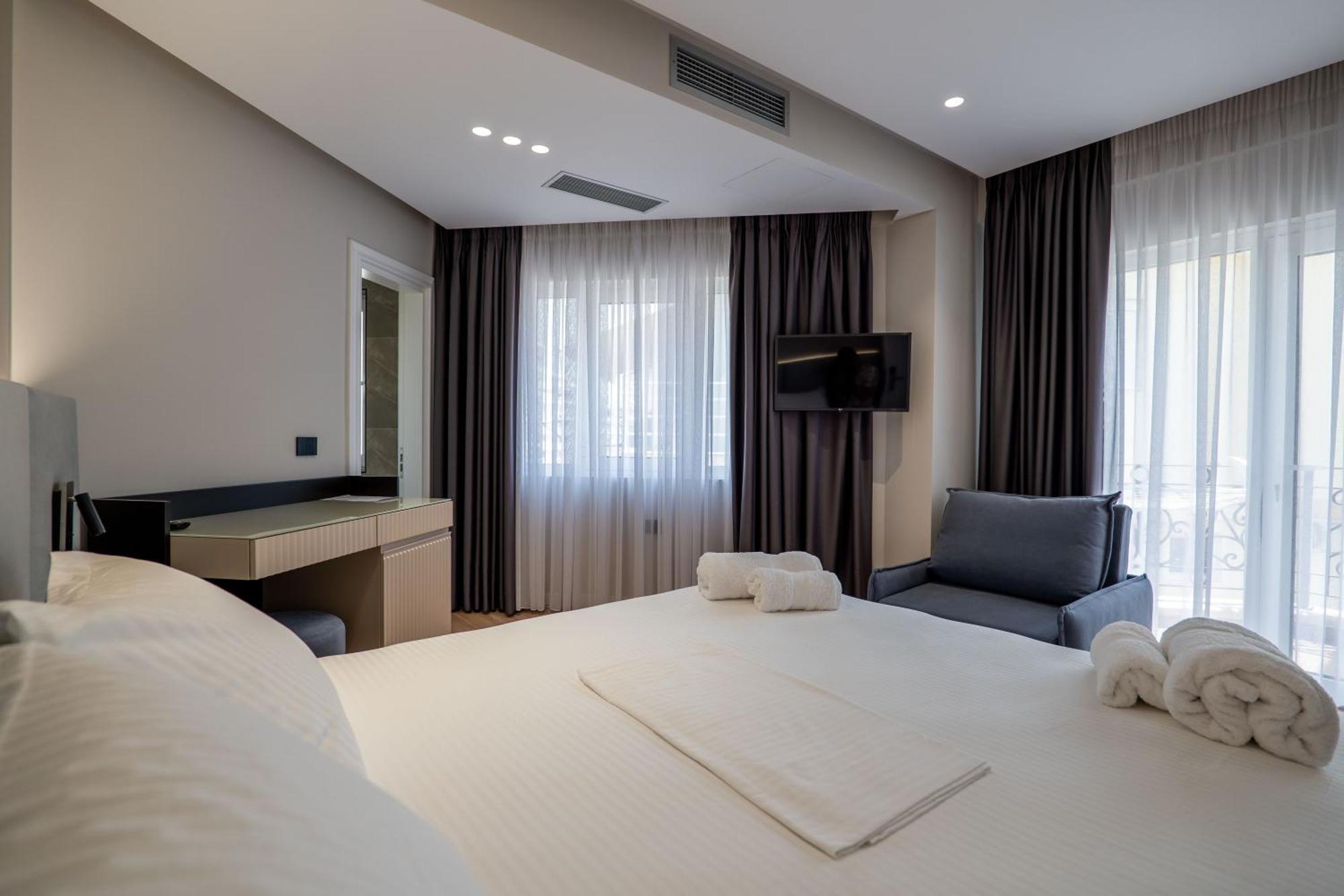 Ami Mar Hotel Sarande Ngoại thất bức ảnh