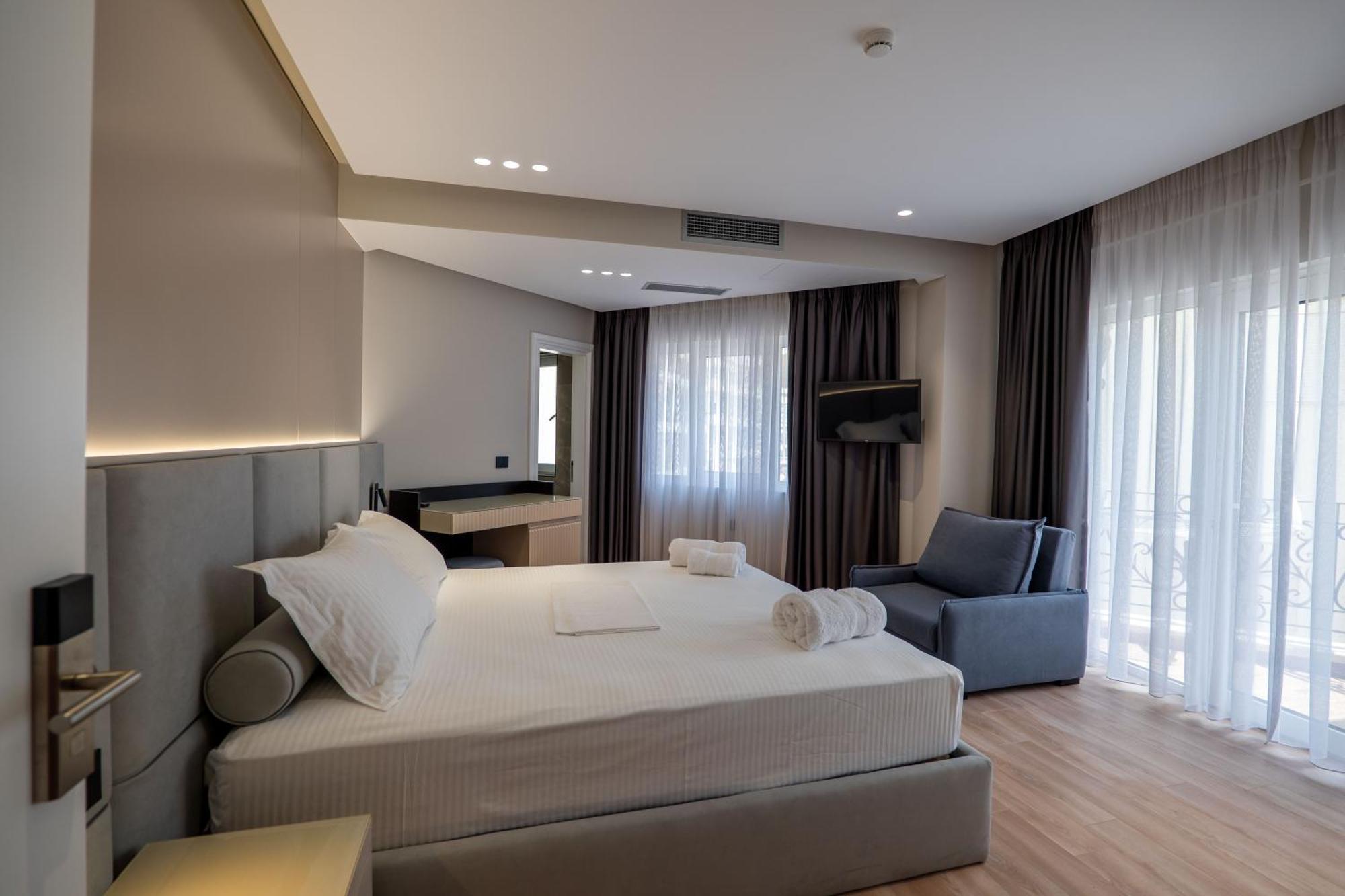 Ami Mar Hotel Sarande Ngoại thất bức ảnh