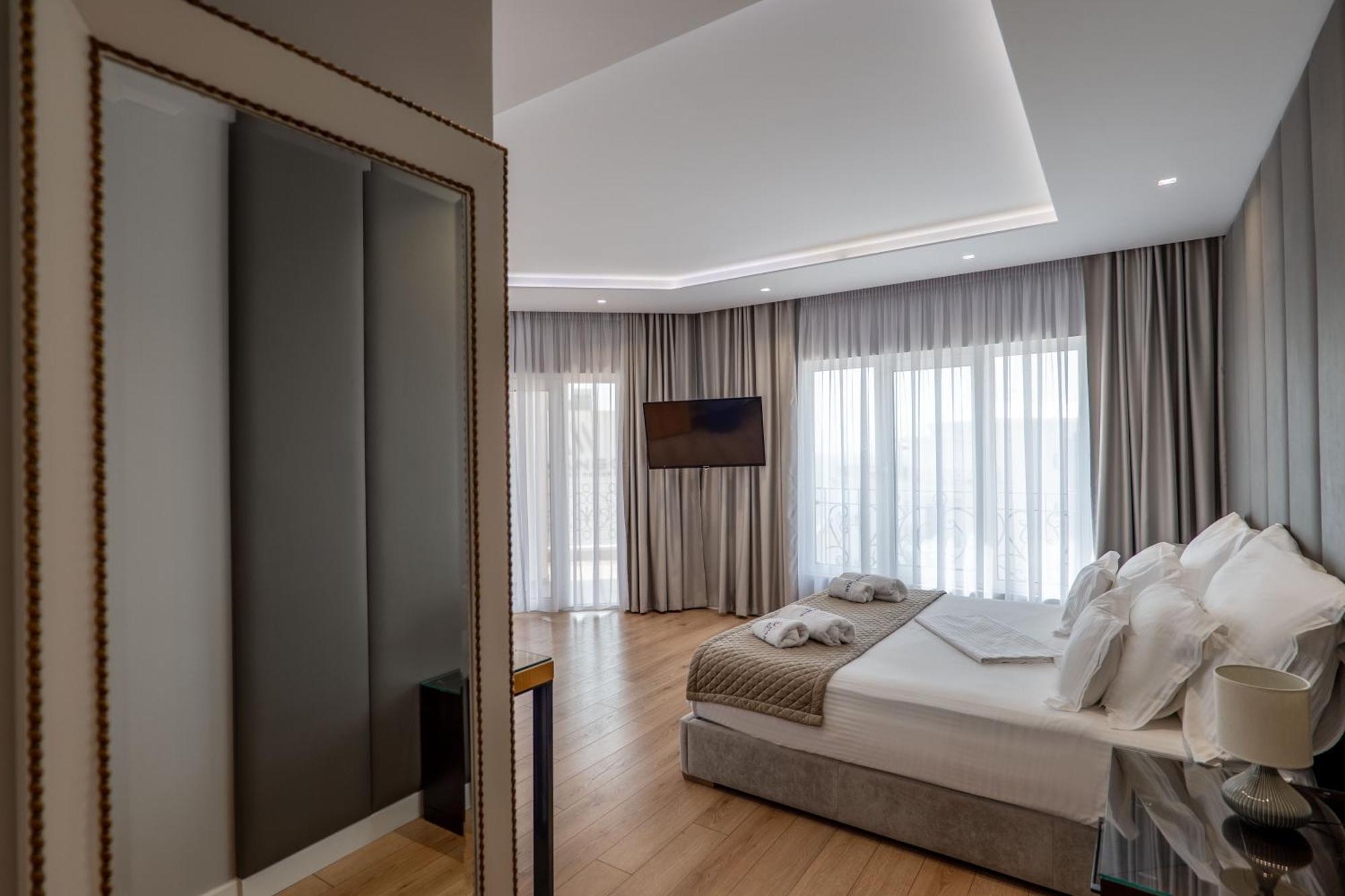 Ami Mar Hotel Sarande Ngoại thất bức ảnh