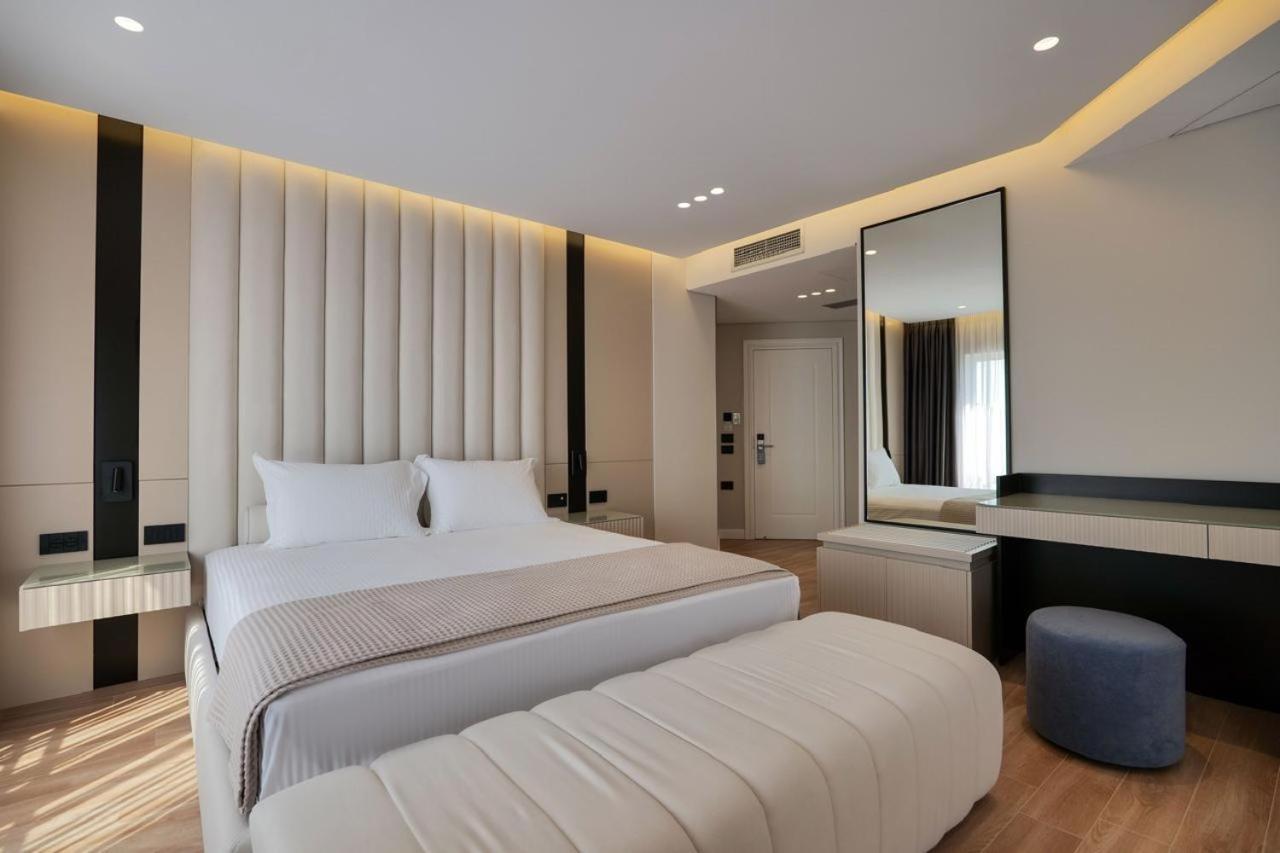 Ami Mar Hotel Sarande Ngoại thất bức ảnh